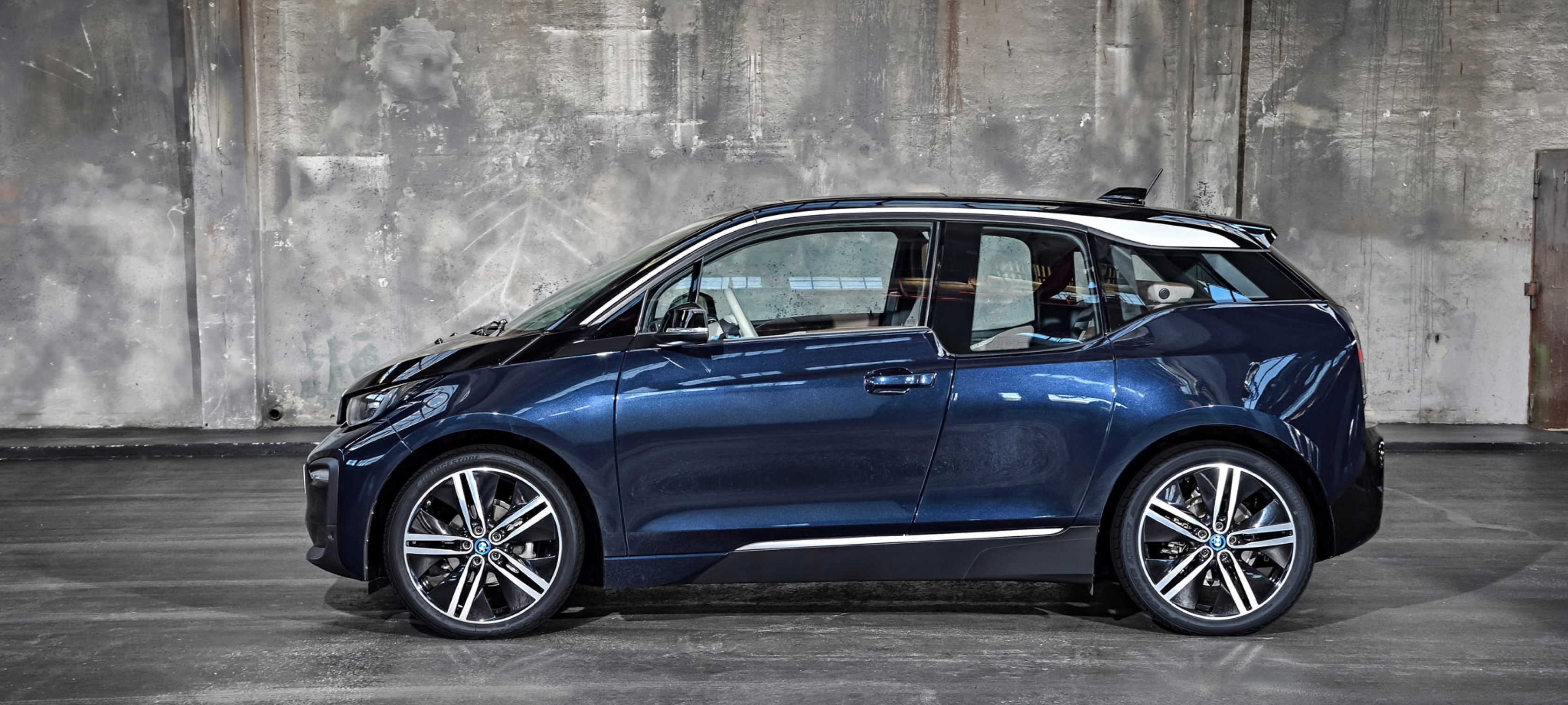 Nuevo BMW i3. 100% eléctrico desde 190 €* al mes.